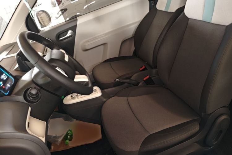 Used CHANGAN NEVO Lumin 2022 155 km – Refreshingly Sweet Edition Left Front Seat
