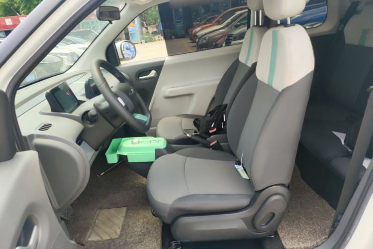 Used CHANGAN NEVO Lumin 2022 155 km – Refreshingly Sweet Edition Left Front Seat
