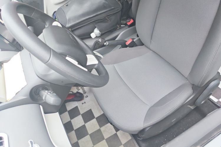 Used CHANGAN NEVO Lumin 2022 155 km – Refreshingly Sweet Edition Left Front Seat