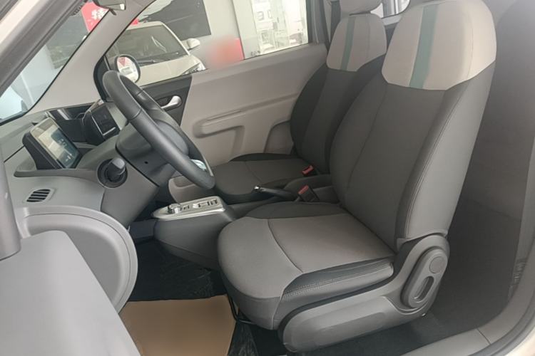 Used CHANGAN NEVO Lumin 2022 155 km – Refreshingly Sweet Edition Left Front Seat