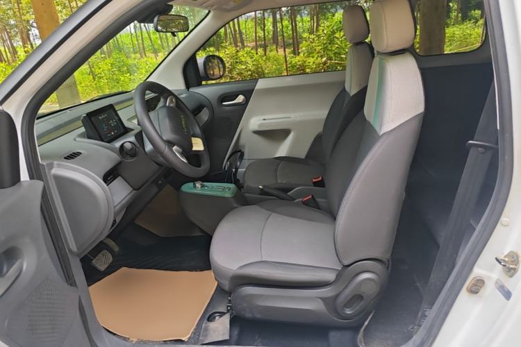 Used CHANGAN NEVO Lumin 2022 155 km – Refreshingly Sweet Edition Left Front Seat
