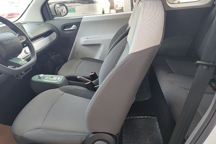 Used CHANGAN NEVO Lumin 2022 155 km – Refreshingly Sweet Edition Left Front Seat