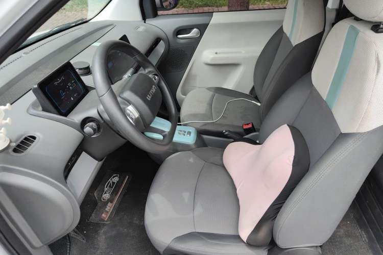 Used CHANGAN NEVO Lumin 2022 155 km – Refreshingly Sweet Edition Left Front Seat