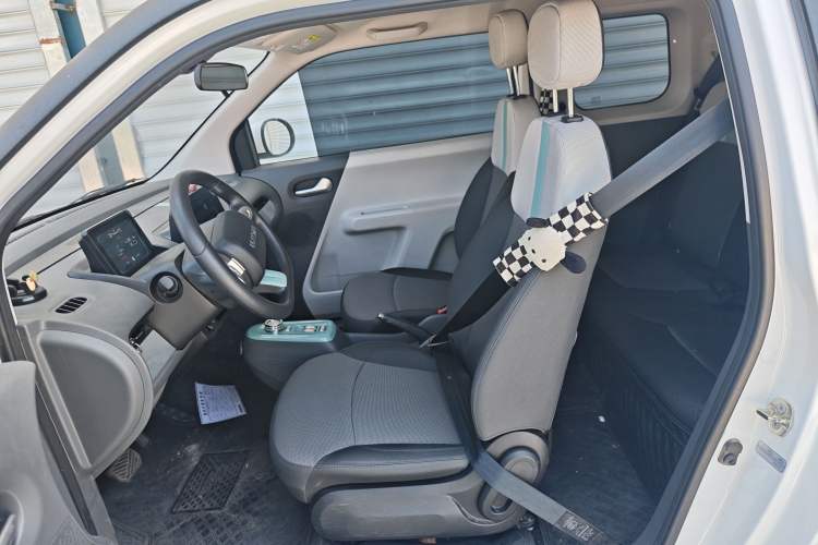 Used CHANGAN NEVO Lumin 2022 155 km – Refreshingly Sweet Edition Left Front Seat