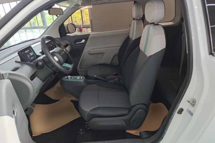 Used CHANGAN NEVO Lumin 2022 155 km – Refreshingly Sweet Edition Left Front Seat