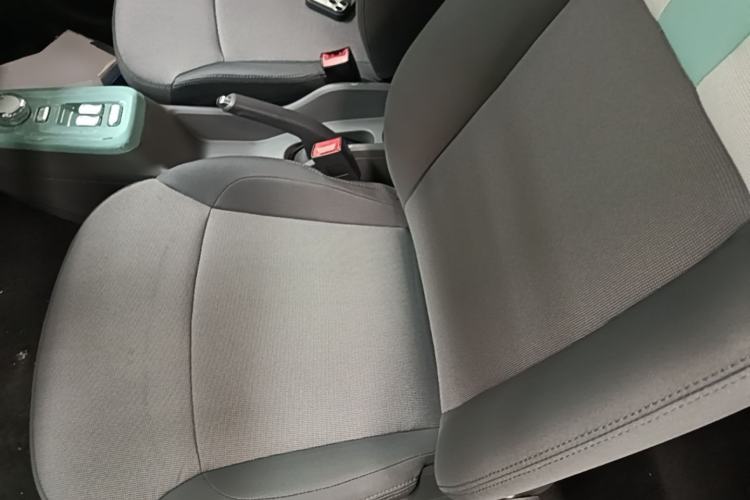 Used CHANGAN NEVO Lumin 2022 155 km – Refreshingly Sweet Edition Left Front Seat