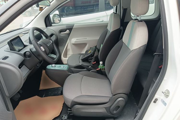Used CHANGAN NEVO Lumin 2022 155 km – Refreshingly Sweet Edition Left Front Seat