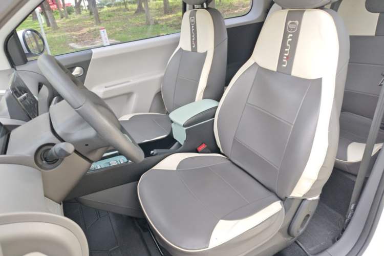 Used CHANGAN NEVO Lumin 2022 155 km – Refreshingly Sweet Edition Left Front Seat