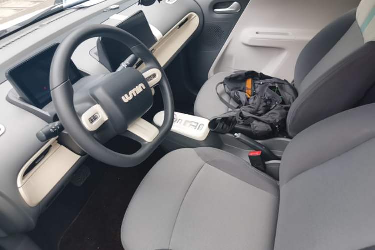 Used CHANGAN NEVO Lumin 2022 155 km – Refreshingly Sweet Edition Left Front Seat