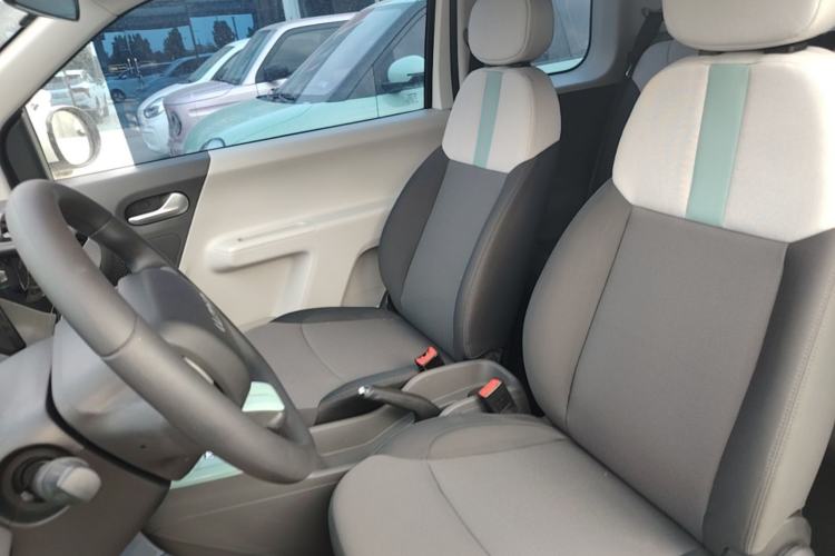 Used CHANGAN NEVO Lumin 2022 155 km – Refreshingly Sweet Edition Left Front Seat