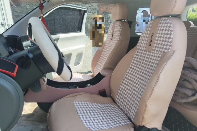 Used CHANGAN NEVO Lumin 2022 155 km – Refreshingly Sweet Edition Left Front Seat