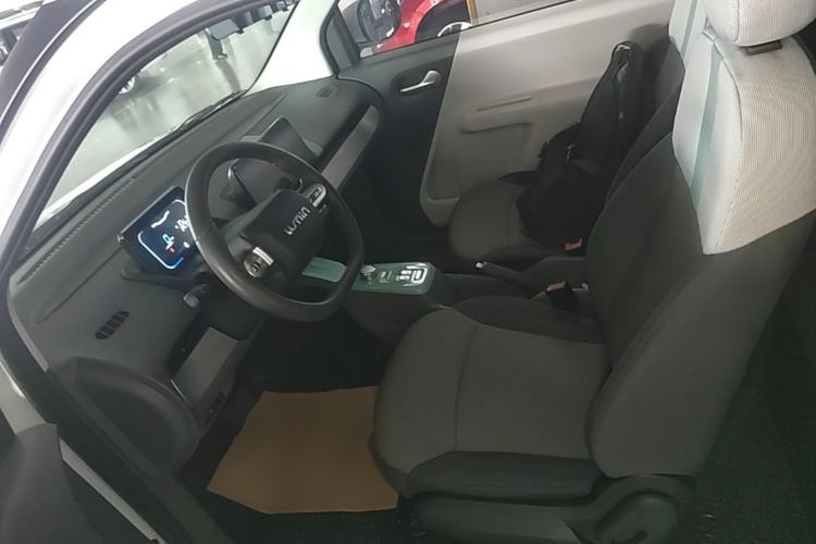 Used CHANGAN NEVO Lumin 2022 155 km – Refreshingly Sweet Edition Left Front Seat