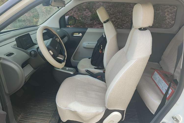 Used CHANGAN NEVO Lumin 2022 155 km – Refreshingly Sweet Edition Left Front Seat