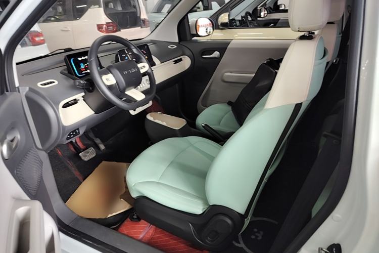 Used CHANGAN NEVO Lumin 2022 155 km – Refreshingly Sweet Edition Left Front Seat
