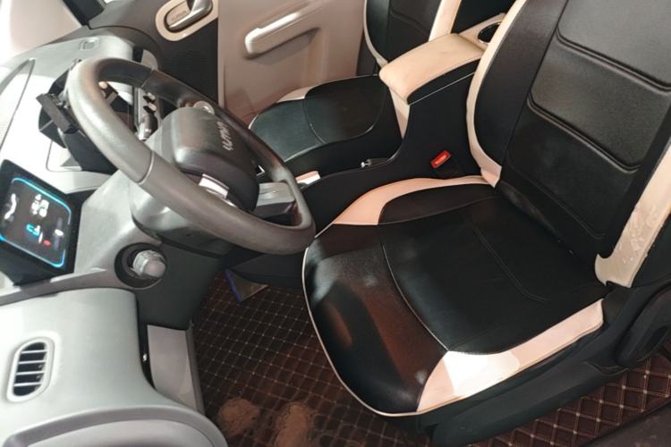 Used CHANGAN NEVO Lumin 2022 155 km – Refreshingly Sweet Edition Left Front Seat