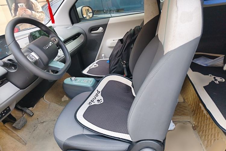 Used CHANGAN NEVO Lumin 2022 155 km – Refreshingly Sweet Edition Left Front Seat