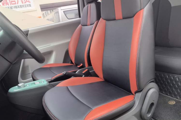 Used CHANGAN NEVO Lumin 2022 155 km – Refreshingly Sweet Edition Left Front Seat
