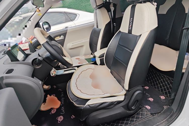 Used CHANGAN NEVO Lumin 2022 155 km – Refreshingly Sweet Edition Left Front Seat