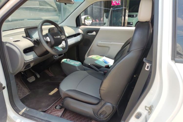 Used CHANGAN NEVO Lumin 2022 155 km – Refreshingly Sweet Edition Left Front Seat