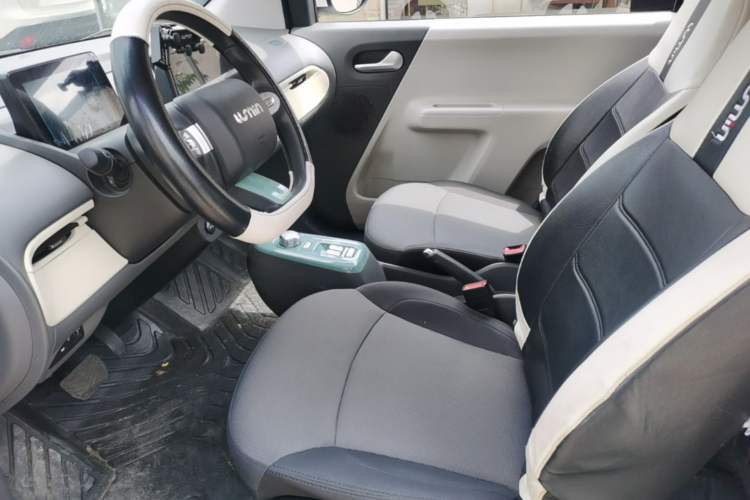Used CHANGAN NEVO Lumin 2022 155 km – Refreshingly Sweet Edition Left Front Seat