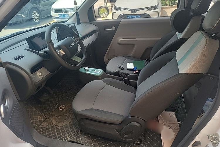 Used CHANGAN NEVO Lumin 2022 155 km – Refreshingly Sweet Edition Left Front Seat