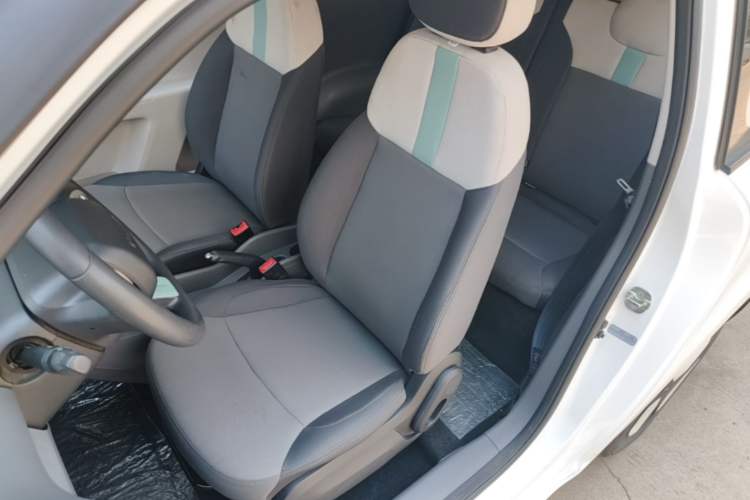 Used CHANGAN NEVO Lumin 2022 155 km – Refreshingly Sweet Edition Left Front Seat