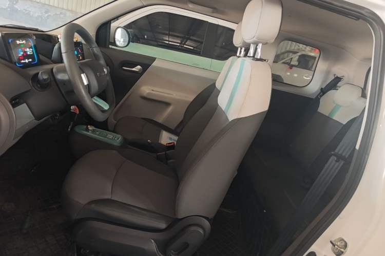 Used CHANGAN NEVO Lumin 2022 155 km – Refreshingly Sweet Edition Left Front Seat