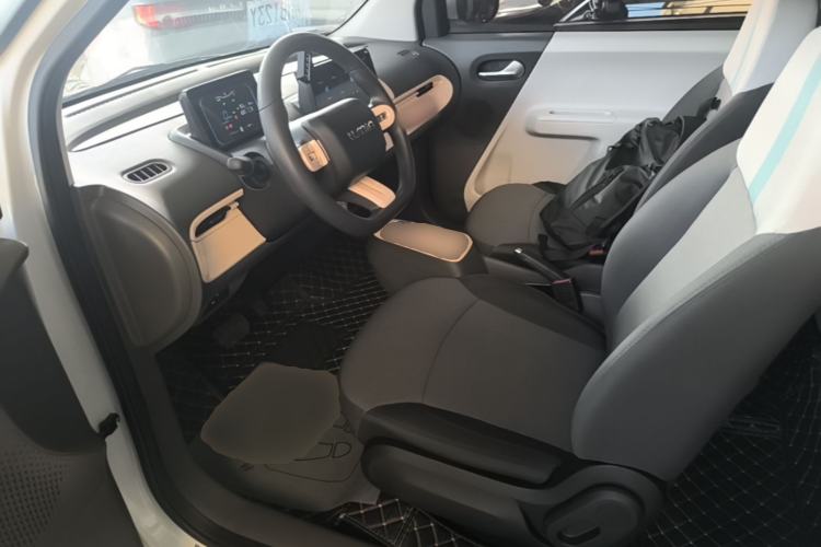 Used CHANGAN NEVO Lumin 2022 155 km – Refreshingly Sweet Edition Left Front Seat