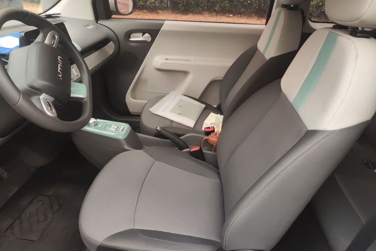 Used CHANGAN NEVO Lumin 2022 155 km – Refreshingly Sweet Edition Left Front Seat