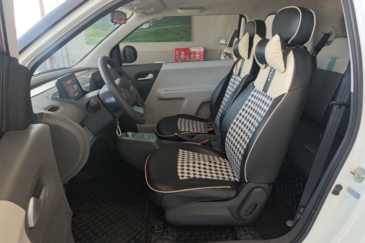 Used CHANGAN NEVO Lumin 2022 155 km – Refreshingly Sweet Edition Left Front Seat