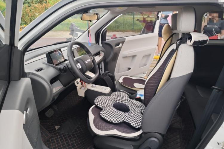 Used CHANGAN NEVO Lumin 2022 155 km – Refreshingly Sweet Edition Left Front Seat