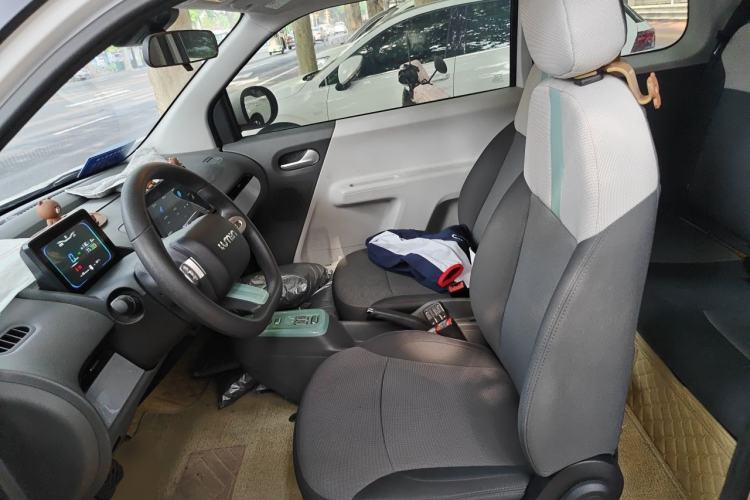 Used CHANGAN NEVO Lumin 2022 155 km – Refreshingly Sweet Edition Left Front Seat