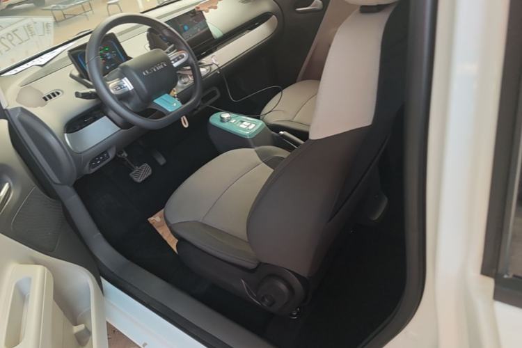 Used CHANGAN NEVO Lumin 2022 155 km – Refreshingly Sweet Edition Left Front Seat