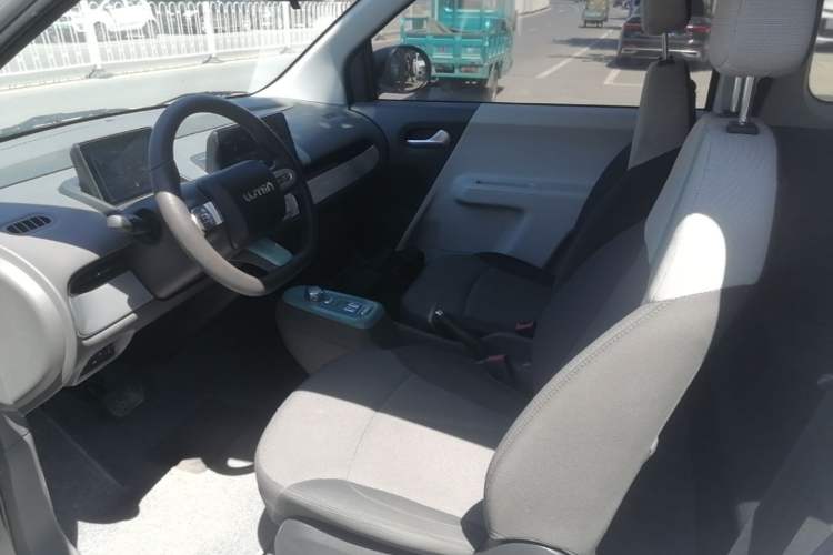 Used CHANGAN NEVO Lumin 2022 155 km – Refreshingly Sweet Edition Left Front Seat