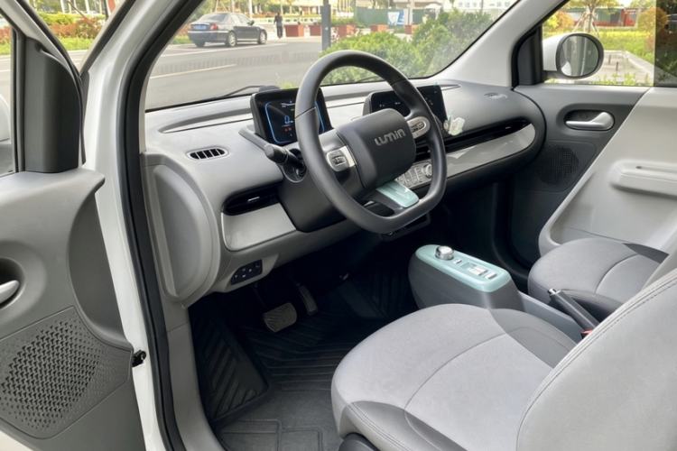 Used CHANGAN NEVO Lumin 2022 155 km – Refreshingly Sweet Edition Left Front Seat