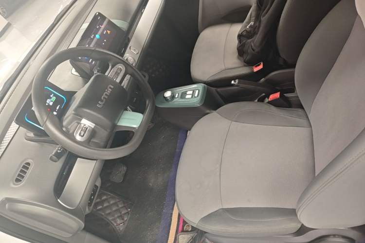 Used CHANGAN NEVO Lumin 2022 155 km – Refreshingly Sweet Edition Left Front Seat