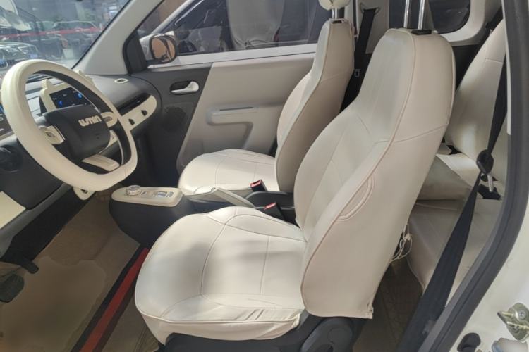 Used CHANGAN NEVO Lumin 2022 155 km – Refreshingly Sweet Edition Left Front Seat