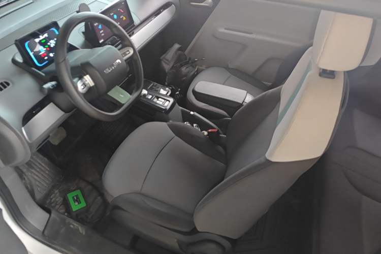 Used CHANGAN NEVO Lumin 2022 155 km – Refreshingly Sweet Edition Left Front Seat