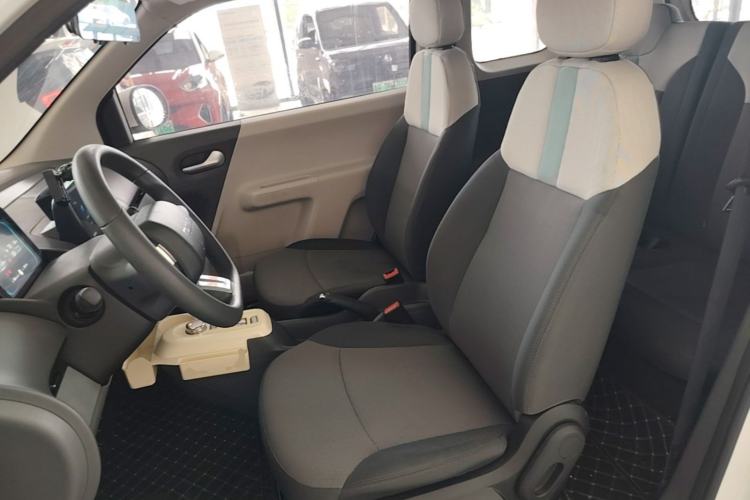 Used CHANGAN NEVO Lumin 2022 155 km – Refreshingly Sweet Edition Left Front Seat