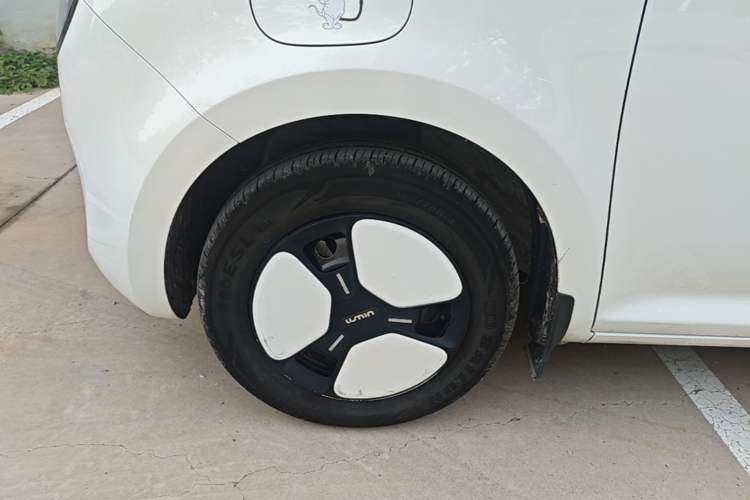 Used CHANGAN NEVO Lumin 2022 155 km – Refreshingly Sweet Edition Left Front Wheel Hub