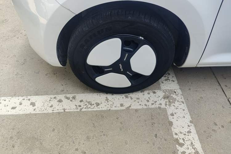 Used CHANGAN NEVO Lumin 2022 155 km – Refreshingly Sweet Edition Left Front Wheel Hub