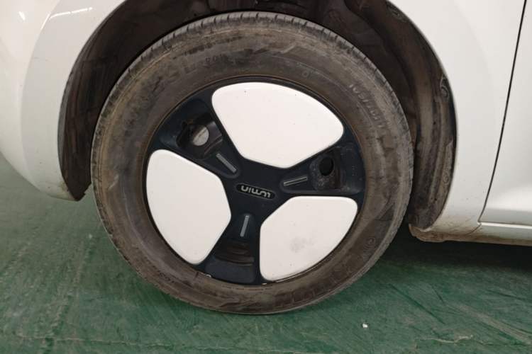 Used CHANGAN NEVO Lumin 2022 155 km – Refreshingly Sweet Edition Left Front Wheel Hub