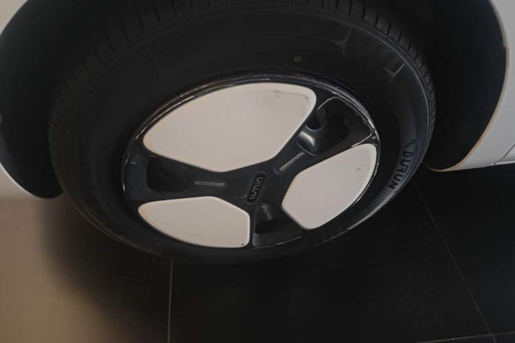 Used CHANGAN NEVO Lumin 2022 210km Sweet Edition Left Front Wheel Hub