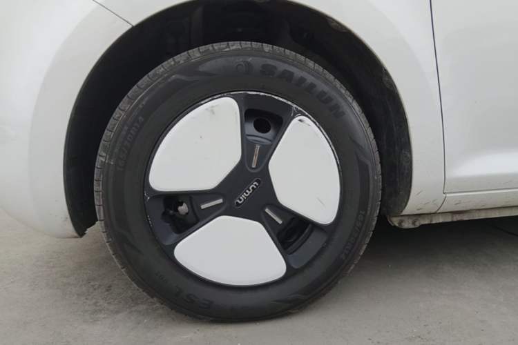 Used CHANGAN NEVO Lumin 2022 210km Sweet Edition Left Front Wheel Hub
