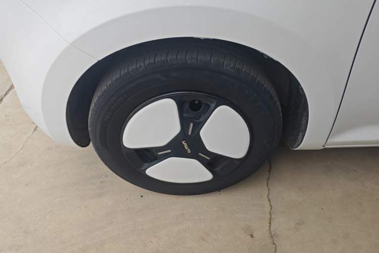 Used CHANGAN NEVO Lumin 2022 210km Sweet Edition Left Front Wheel Hub