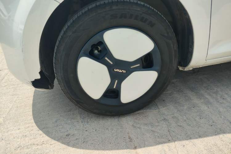 Used CHANGAN NEVO Lumin 2022 155 km – Refreshingly Sweet Edition Left Front Wheel Hub