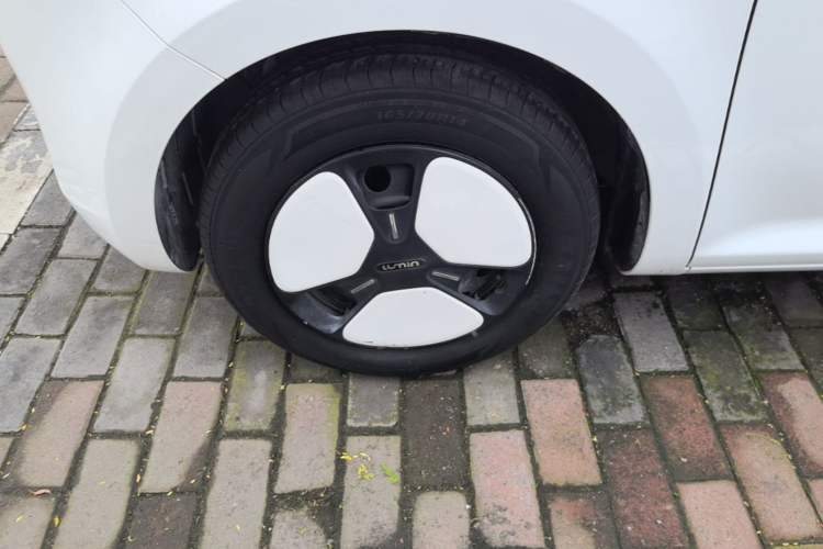 Used CHANGAN NEVO Lumin 2022 301km Honey-Sweet Version Left Front Wheel Hub