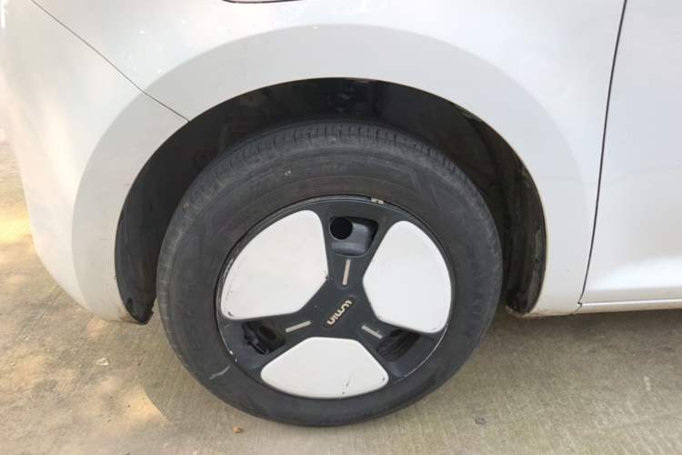 Used CHANGAN NEVO Lumin 2022 155 km – Refreshingly Sweet Edition Left Front Wheel Hub