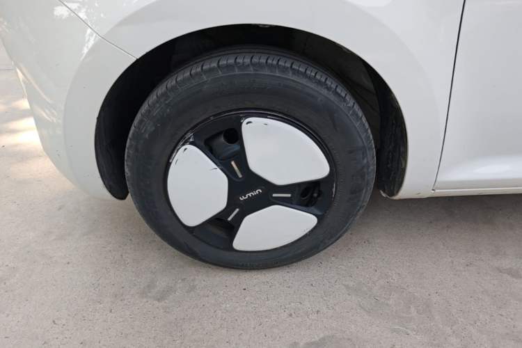 Used CHANGAN NEVO Lumin 2022 210km Sweet Edition Left Front Wheel Hub