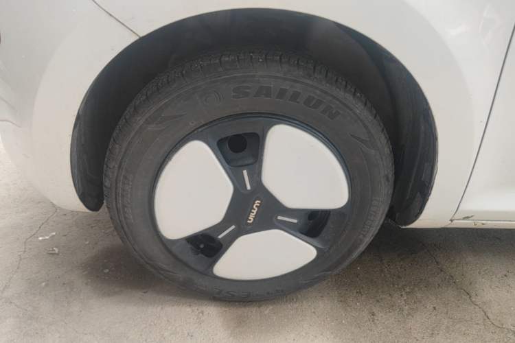 Used CHANGAN NEVO Lumin 2022 210km Sweet Edition Left Front Wheel Hub